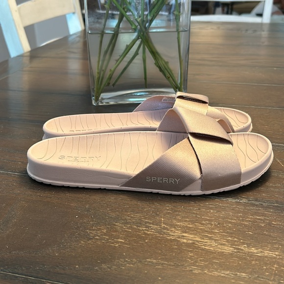 Sperry Top Sider slides.  Size 9.  Pink. - Picture 4 of 10